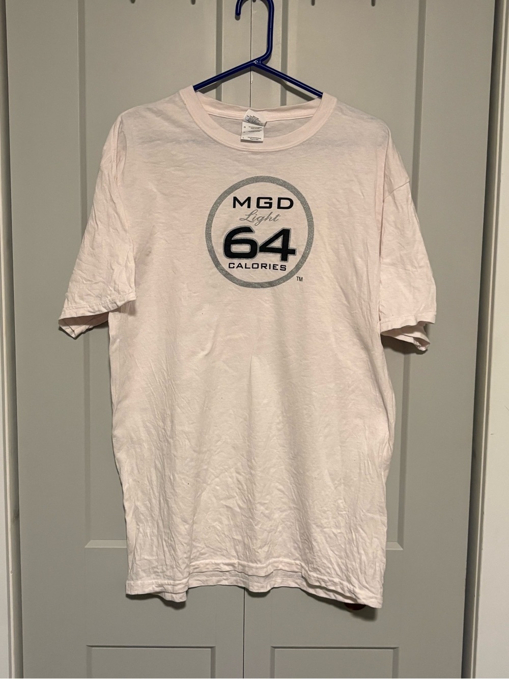 Gildan Men's White 'MGD 64 Calories' (Miller Genuine Draft) Tee